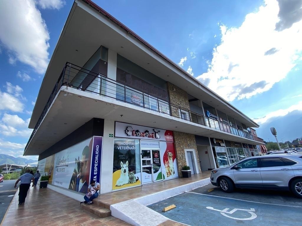 Fachada de locales con Lomont Veterinaria